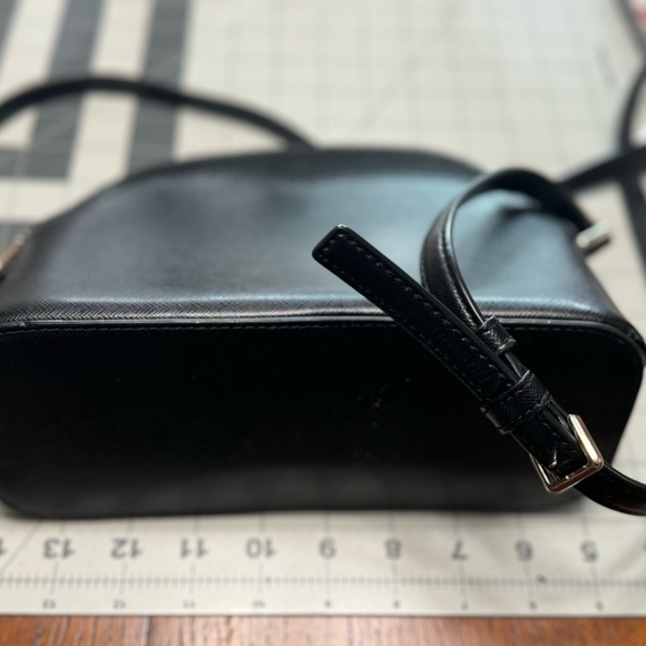 Black Kate Spade small cross body purse - Picture 4 of 6